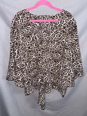 UMGEE Leopard Animal Print Tie Front Hem 3/4 Sleeve Blouse